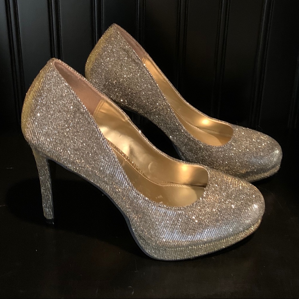 Gold/silver metallic sparkle pumps heels